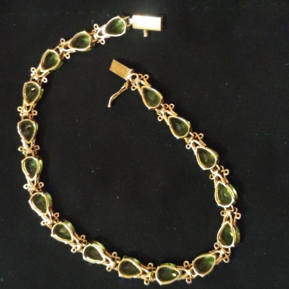 14K Gold/Peridot Tennis Bracelet - Picture 3 of 6